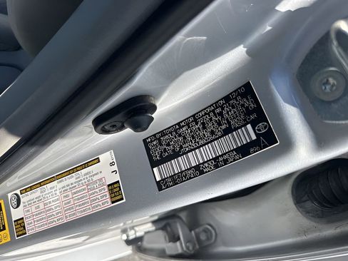 Used 2011 Toyota Prius Two image 31