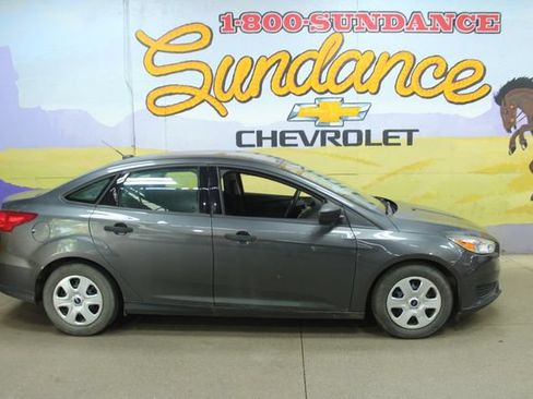 Used 2018 Ford Focus S FWD image 1