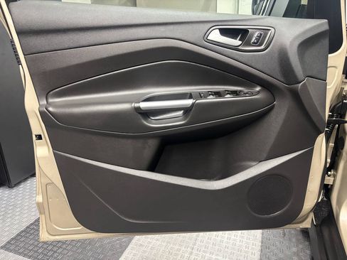 Used 2017 Ford C-MAX SE FWD image 13