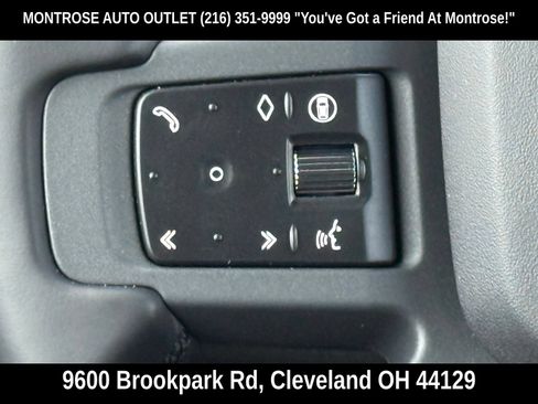 New 2025 Land Rover Defender 110 X-Dynamic SE AWD/4WD image 32