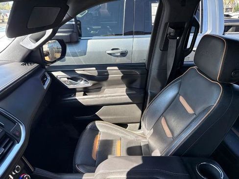 Used 2021 GMC Yukon AT4 w/ Technology Package AWD/4WD image 12
