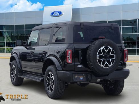 New 2026 Ford Bronco Outer Banks AWD/4WD image 4