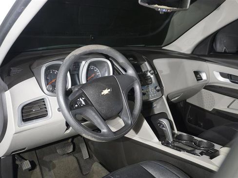 Used 2010 Chevrolet Equinox LS image 13