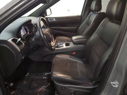 Used 2019 Jeep Grand Cherokee Altitude AWD/4WD image 10