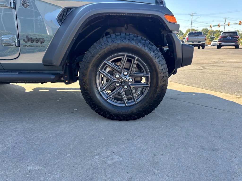 Used 2024 Jeep Wrangler Sport AWD/4WD image 13