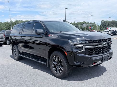 Used 2022 Chevrolet Suburban Z71 AWD/4WD image 2
