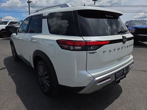 Used 2023 Nissan Pathfinder SL AWD/4WD image 4