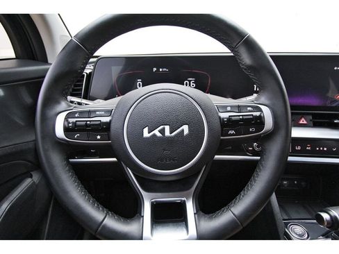 Used 2025 Kia Sportage EX FWD image 14