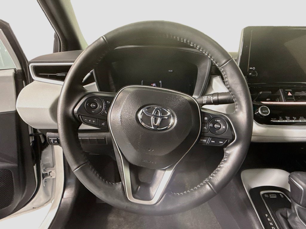 Used 2026 Toyota Corolla SE FWD image 12