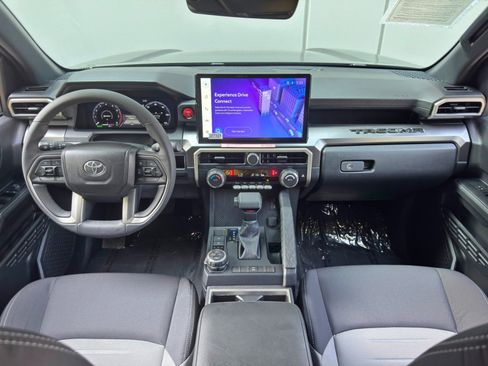 Used 2025 Toyota Tacoma TRD Off-Road AWD/4WD image 12