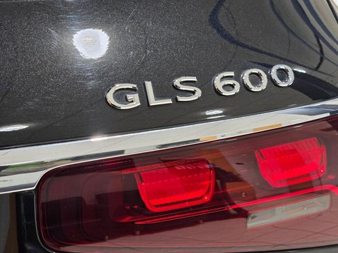 Used 2025 Mercedes-Benz Maybach GLS 600 4MATIC image 26