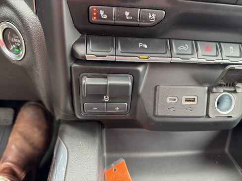 Used 2020 Chevrolet Silverado 2500 LTZ w/ LTZ Plus Package image 18