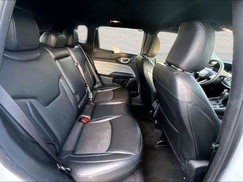 Used 2024 Jeep Compass Latitude image 23