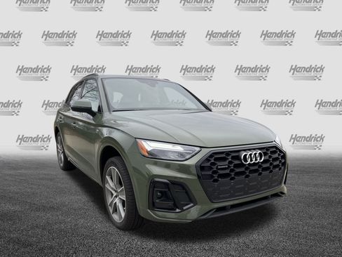 Used 2025 Audi Q5 2.0T Premium w/ Convenience Plus Package image 2