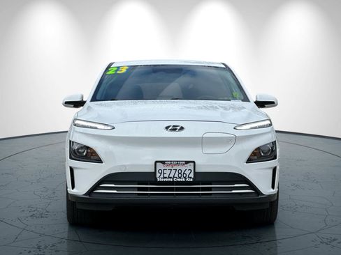 Used 2023 Hyundai Kona SE w/ Cargo Package image 9