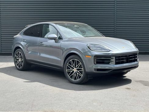 New 2026 Porsche Cayenne Coupe AWD/4WD image 7
