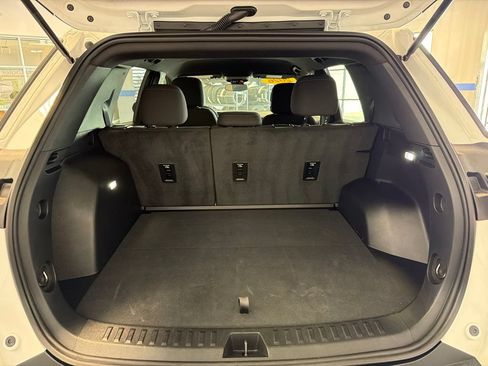 Used 2026 Chevrolet Equinox LT AWD/4WD image 25