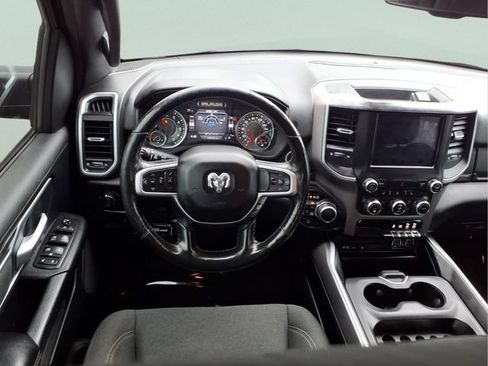 Used 2019 RAM 1500 Big Horn AWD/4WD image 4