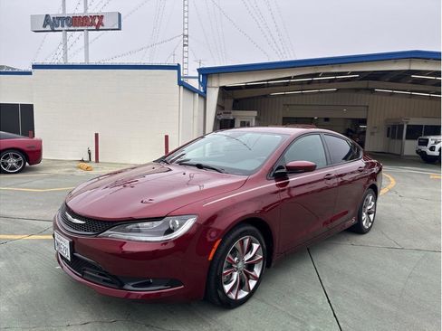 Used 2015 Chrysler 200 S w/ Navigation & Sound Group I image 2