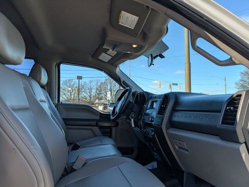 Used 2017 Ford F250 XL w/ Power Equipment Group image 21