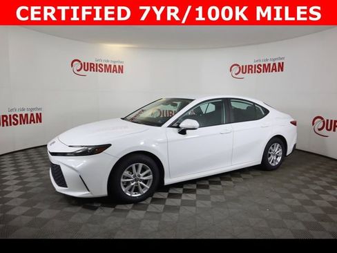 Used 2025 Toyota Camry LE image 6