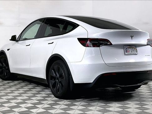 Used 2025 Tesla Model Y Long Range AWD/4WD image 13