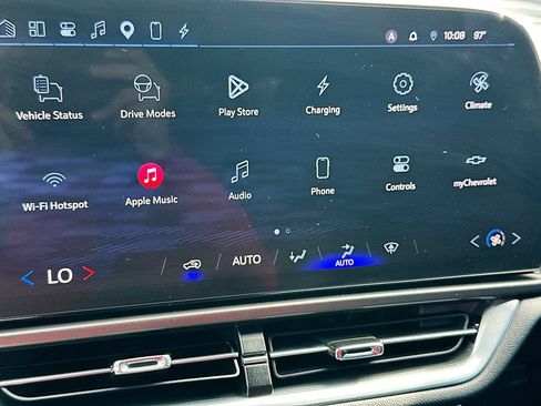 Certified 2025 Chevrolet Equinox EV LT FWD image 14