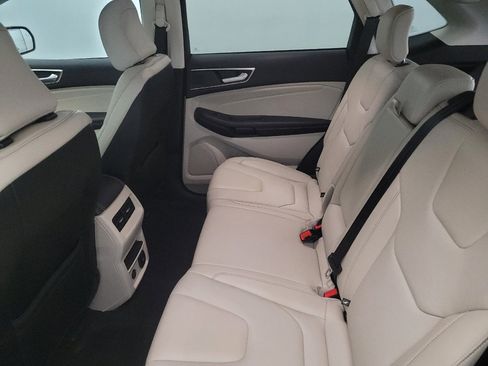 Used 2022 Ford Edge Titanium image 18