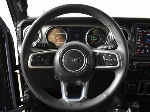 Used 2023 Jeep Gladiator Overland image 12