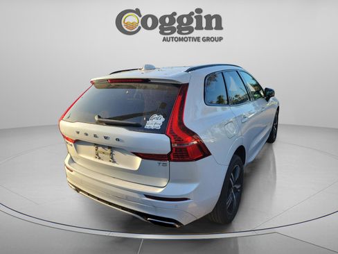 Used 2020 Volvo XC60 T5 R-Design image 4