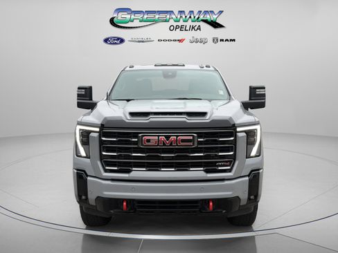 Used 2025 GMC Sierra 2500 AT4 image 8