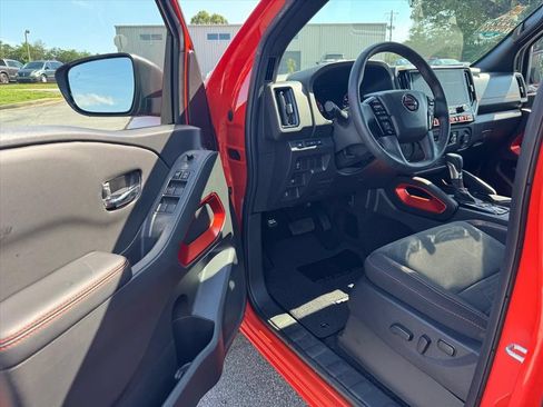Certified 2025 Nissan Frontier Pro-X RWD image 13
