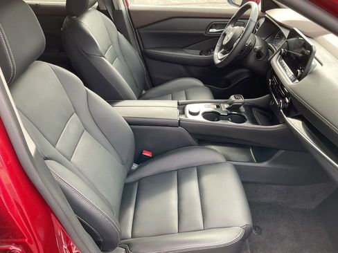 Used 2023 Nissan Rogue SL w/ SL Premium Package image 19