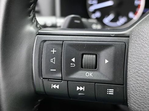 Used 2025 Nissan Rogue SV AWD/4WD image 28