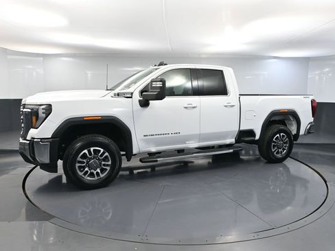 Used 2024 GMC Sierra 2500 SLE w/ SLE Value Package AWD/4WD image 12