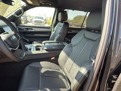 New 2026 Jeep Grand Wagoneer Limited AWD/4WD image 17