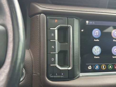 Used 2021 GMC Yukon Denali w/ Denali Ultimate Package AWD/4WD image 12