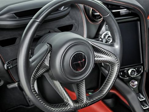 Used 2018 McLaren 720S RWD image 19