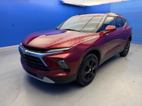 Used 2024 Chevrolet Blazer LT w/ Convenience Package FWD image 4
