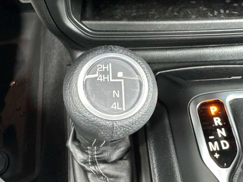 New 2025 Jeep Gladiator Sport image 31