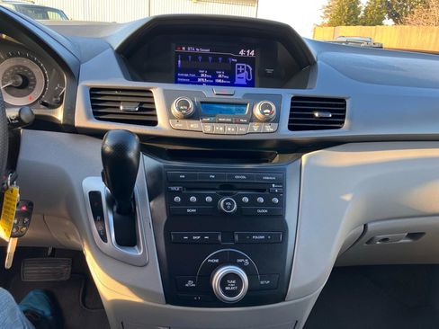 Used 2013 Honda Odyssey EX image 18