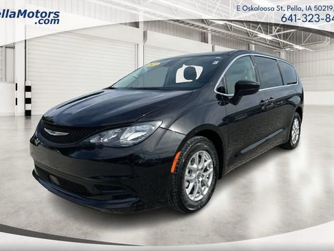 Used 2023 Chrysler Voyager LX FWD image 8