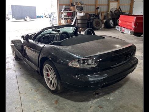 Used 2004 Dodge Viper SRT-10 image 3
