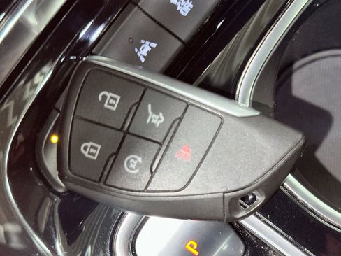 Used 2021 Buick Envision Essence image 31