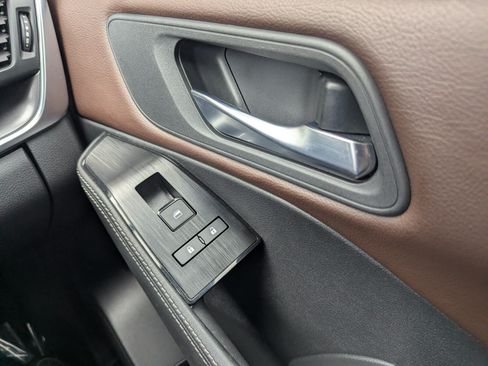 Used 2023 Nissan Rogue SV FWD image 31