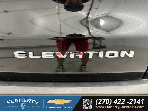 Used 2026 GMC Acadia Elevation w/ Elevation Premium Package FWD image 18