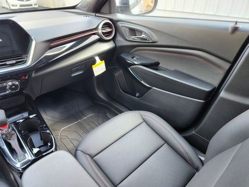 New 2026 Chevrolet Trax RS w/ Sunroof Package image 13