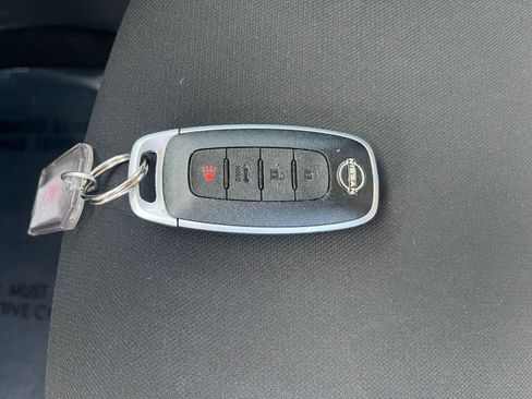 Used 2025 Nissan Sentra SV image 18