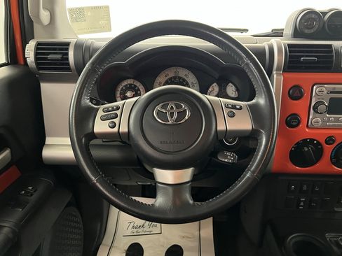 Used 2014 Toyota FJ Cruiser 4WD image 13