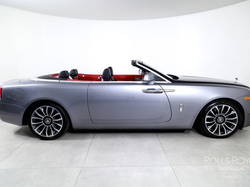 Used 2019 Rolls-Royce Dawn image 11